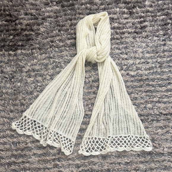 Accessories - ✨Elegant Cream & Gold Knit Scarf✨